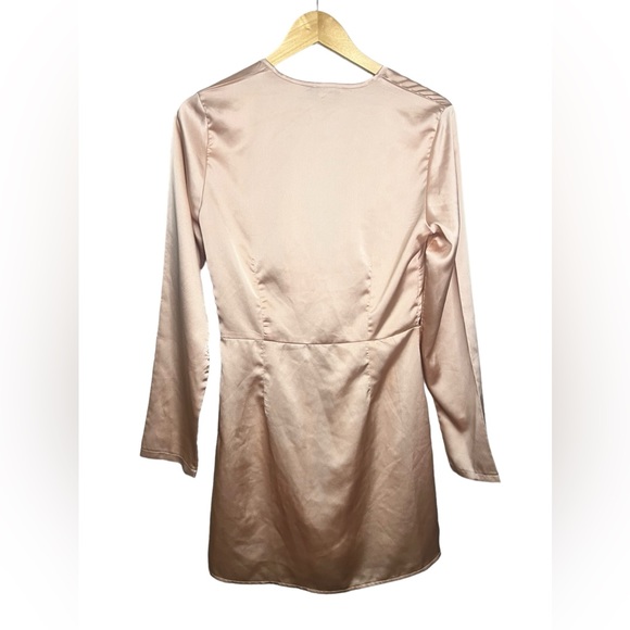 PrettyLittleThing Satin Blush Dress - Picture 4 of 7